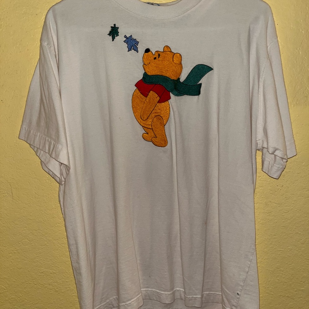 White T-Shirt with Bear and Scarf Design